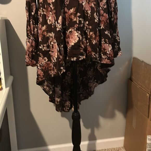 Versona long sleeve Small drop tail shirt A - Picture 7 of 8